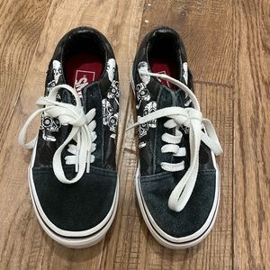 Black lace vans